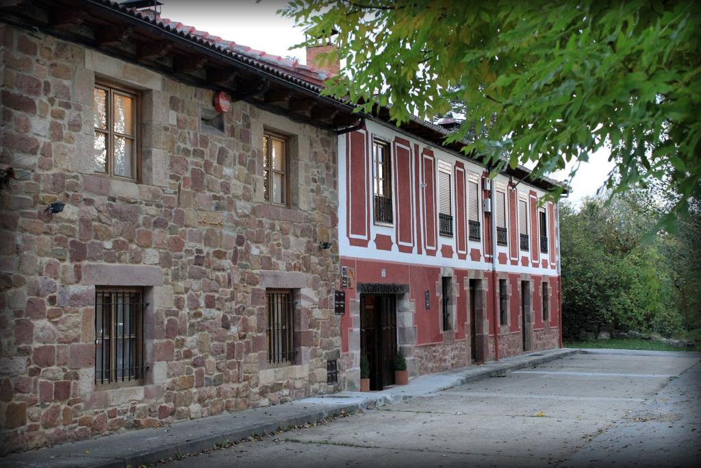 Gasthaus Casa Entrenidos Mudá Exterior foto