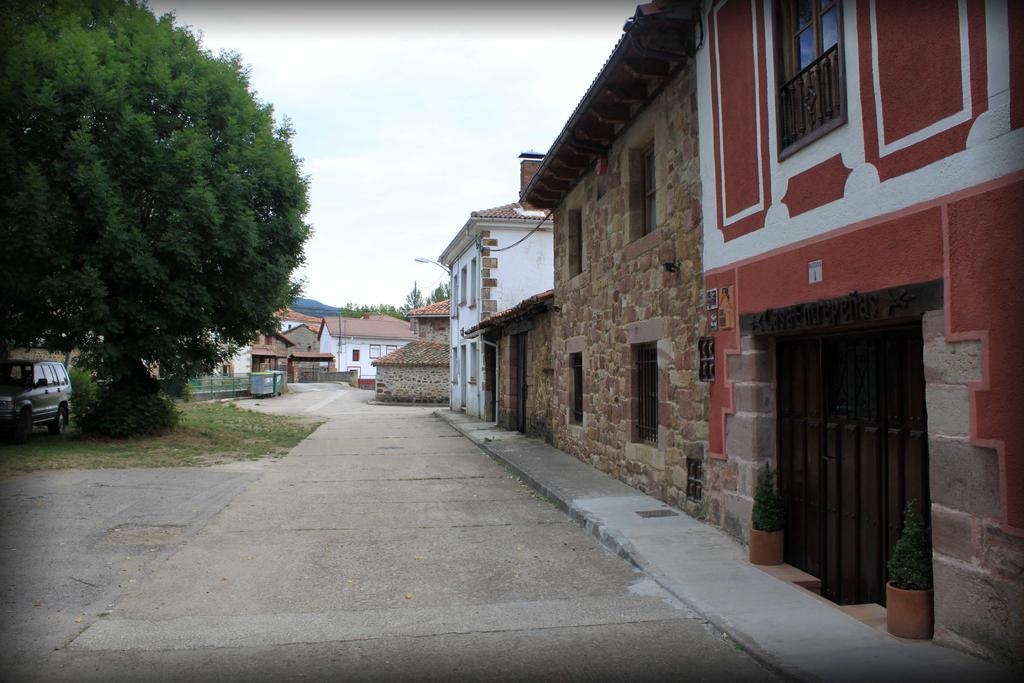 Gasthaus Casa Entrenidos Mudá Exterior foto